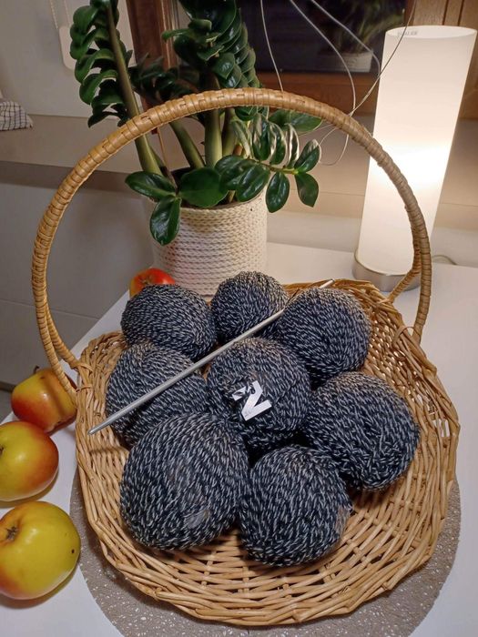 Włóczka Czarno-szary melanż nr 28- Zuzia pruje