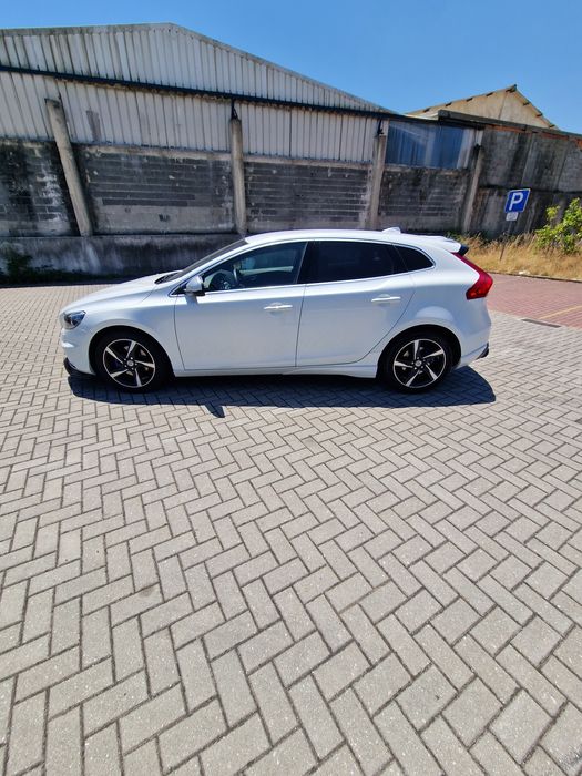 Volvo v40 R design — photo 4