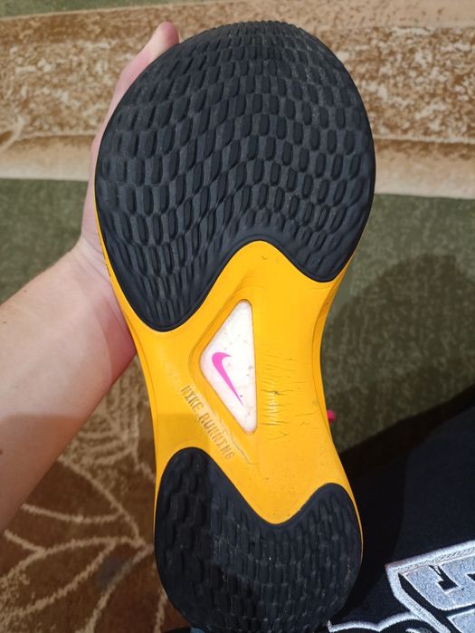 Чудові бігові кросівки Nike zoom fly 5 як нові