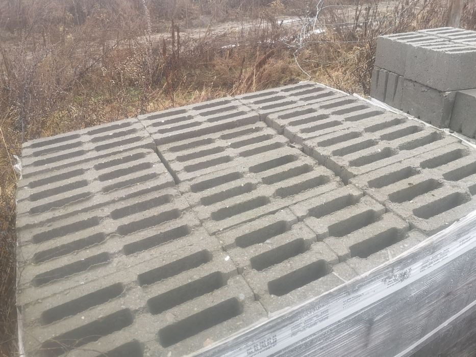 Sprzedam bloczki szczelinowe