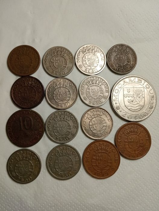 Lote Moedas Ultramar (2)