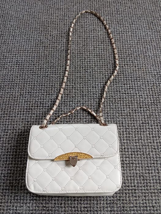 biała torebka typu crossbody marki Gallantry