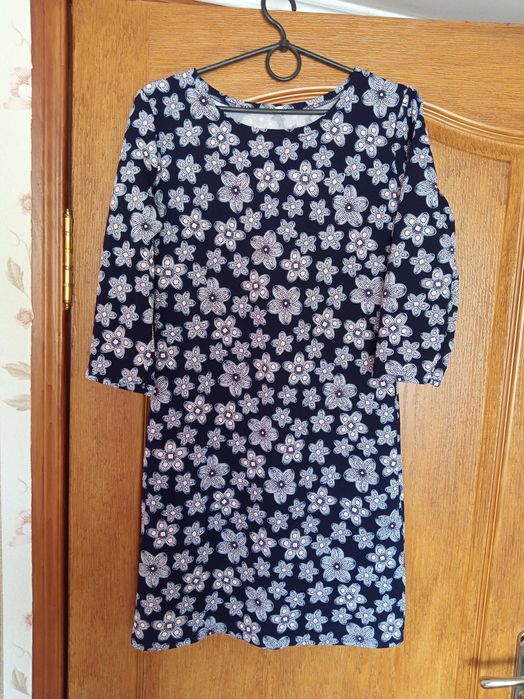 46-48 на весну , осінь,плаття літо