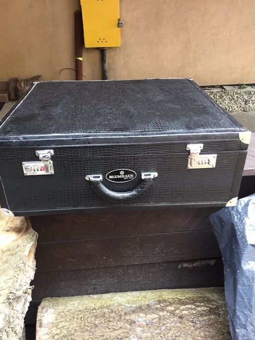 Walizka firmy Blumhaus