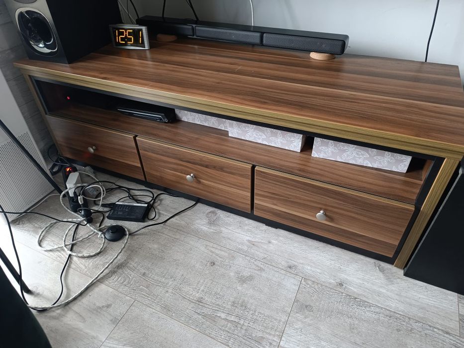 Szafka RTV z 3 szufladami