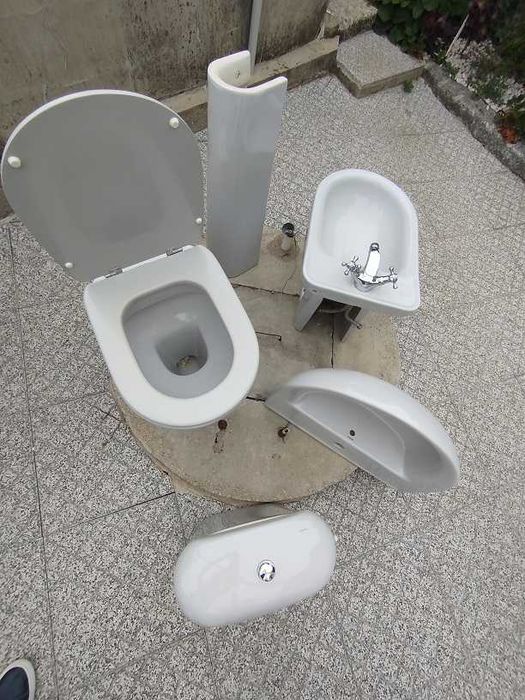 Loiça Sanitaria Casa de Banho + Torneiras