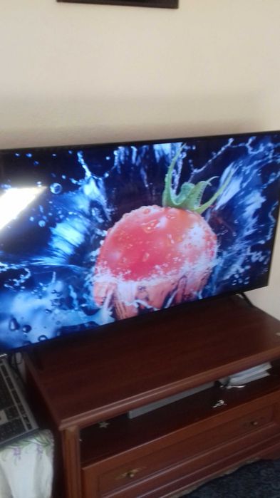 Телевизор BRAVIS 55" смарт тв. Т2.под ремонт