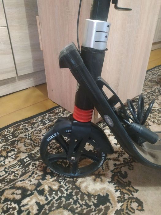 Самокат D-Max-9 Scale Sports