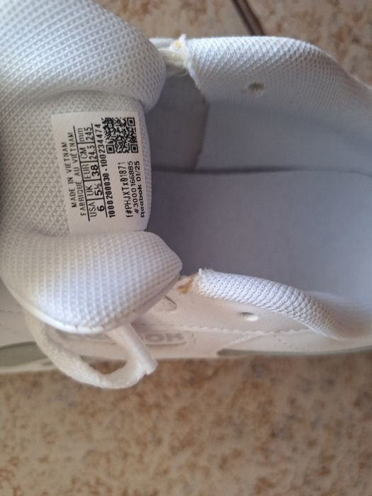Ténis Reebok praticamente novos