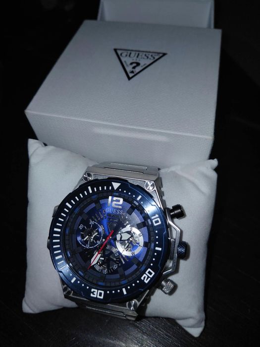 Relógio Guess em aço