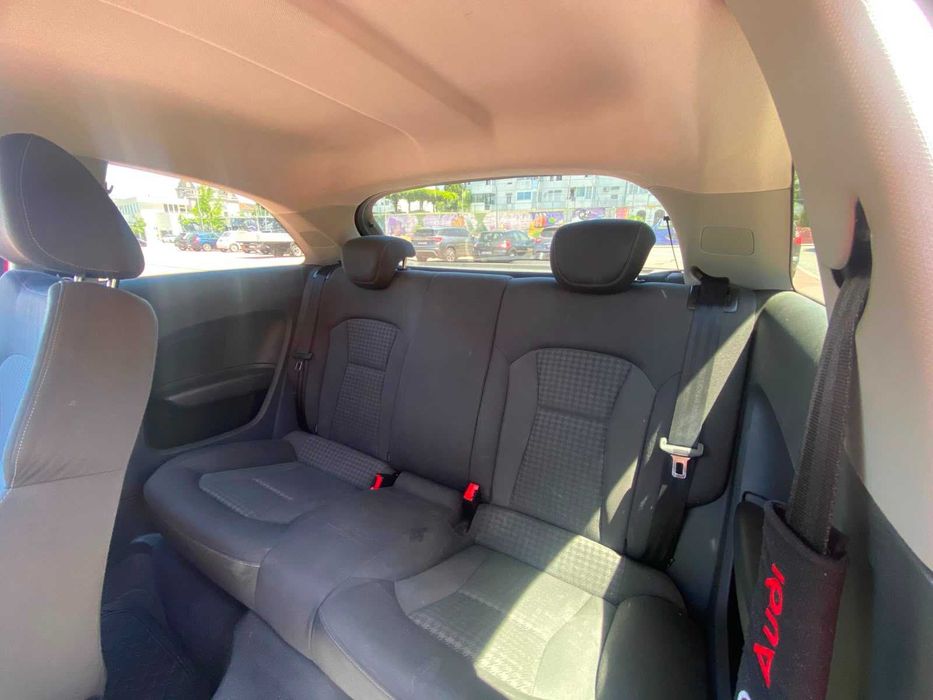 Audi A1 1.6 TDI 105 cv – 2011 – Excelente Estado