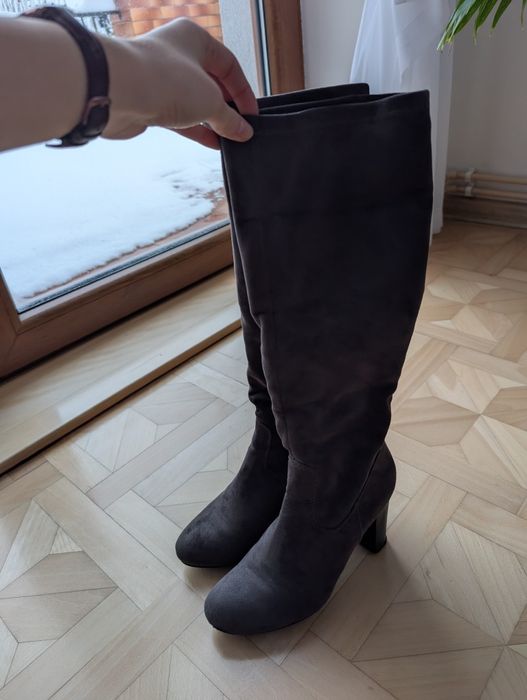 Popielate zamszowe kozaki do kolan