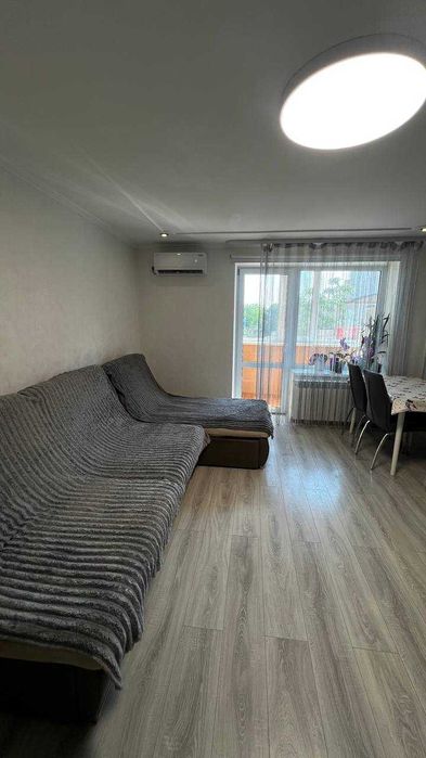 : 82 м² простору для комфортного життя! 2-кімнатна квартира в районі Мирющенка
