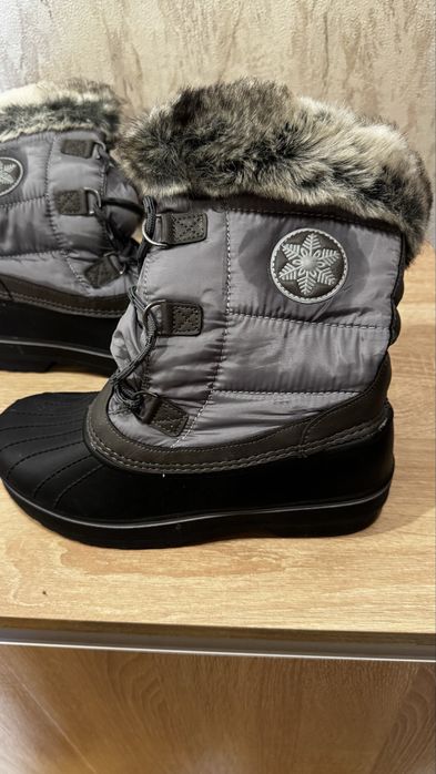 Жіночі утеплені черевики