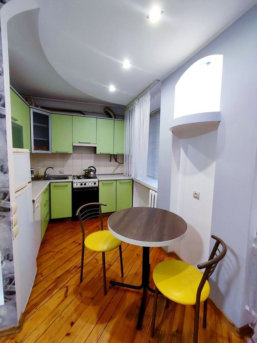 1-кім. Автовокзал "Чайка". Погодинно, подобово. Ціна доби. Власник.