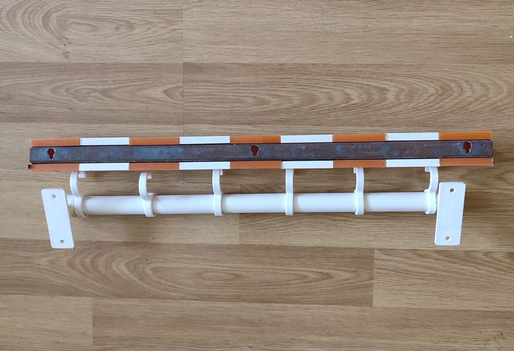 Вішалки настіні виробництва Польща