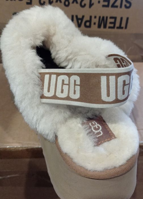 Продам угги  новые, оригинал