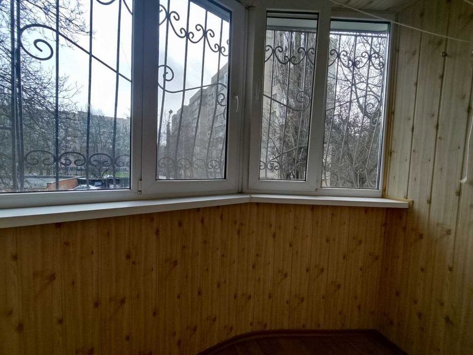 Оренда 3 кімнатної  квартири Добровольського проспект.