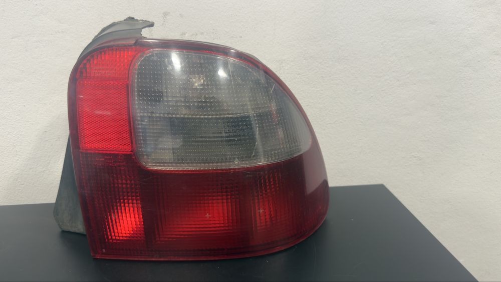 farolim traseiro esquerdo Rover 200/45