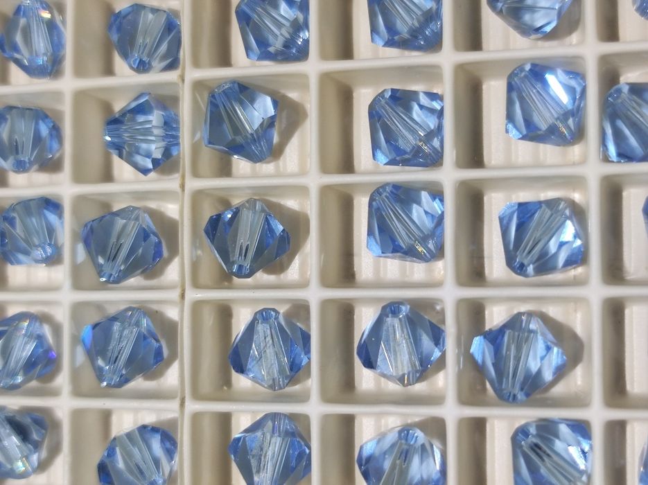 Caixa com 288 cristais Swarovski