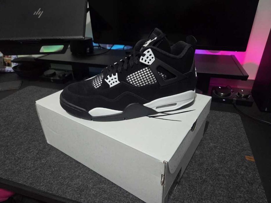 Jordan 4 Retro White Thunder R.46