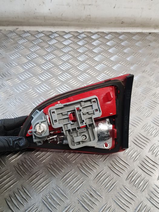 Lampa Lewa Tył W Klapę Wkład 8K9945093 Audi A4 B8 Kombi 10R-