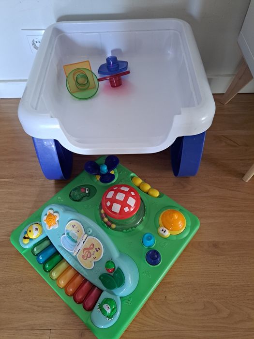 Mesa de atividades de tampo duplo
