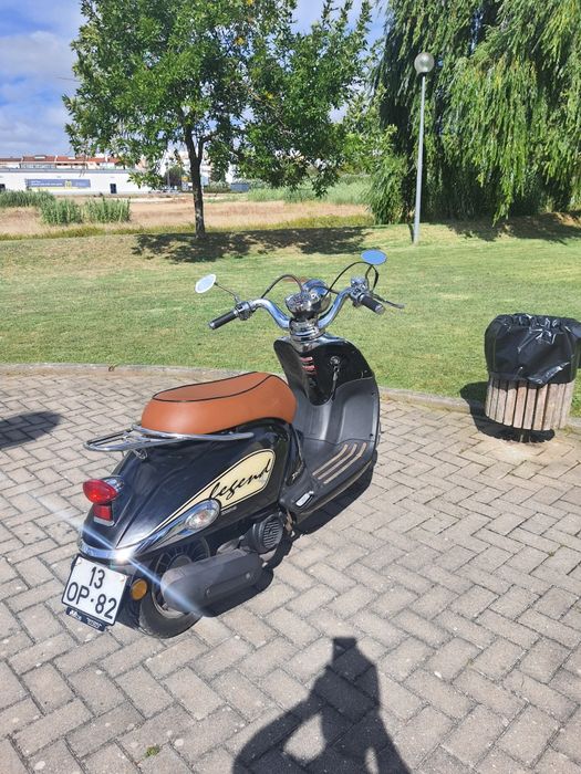 Znen 125 Legend scooter