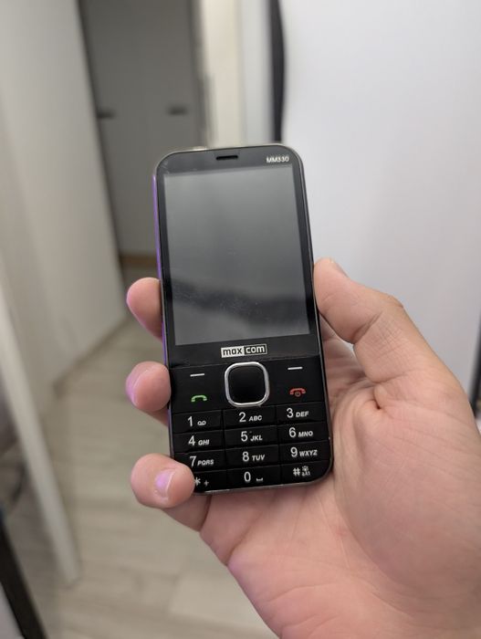 Telefon Maxcom MM330 Klasyk z aparatem 5MP (bez baterii)