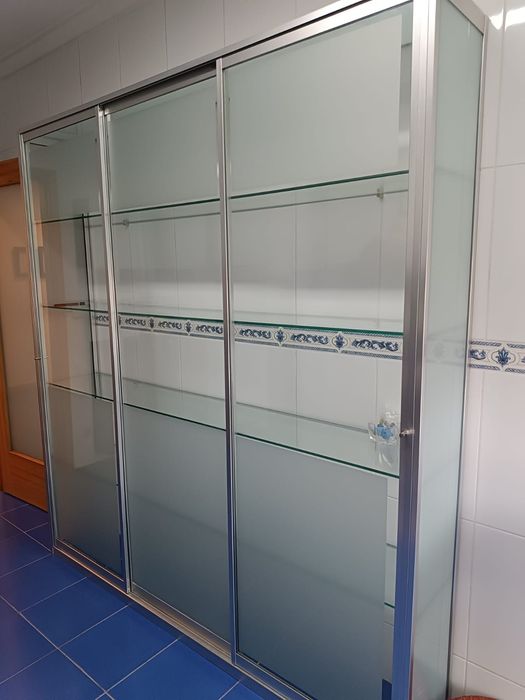 Armário cozinha vidro
