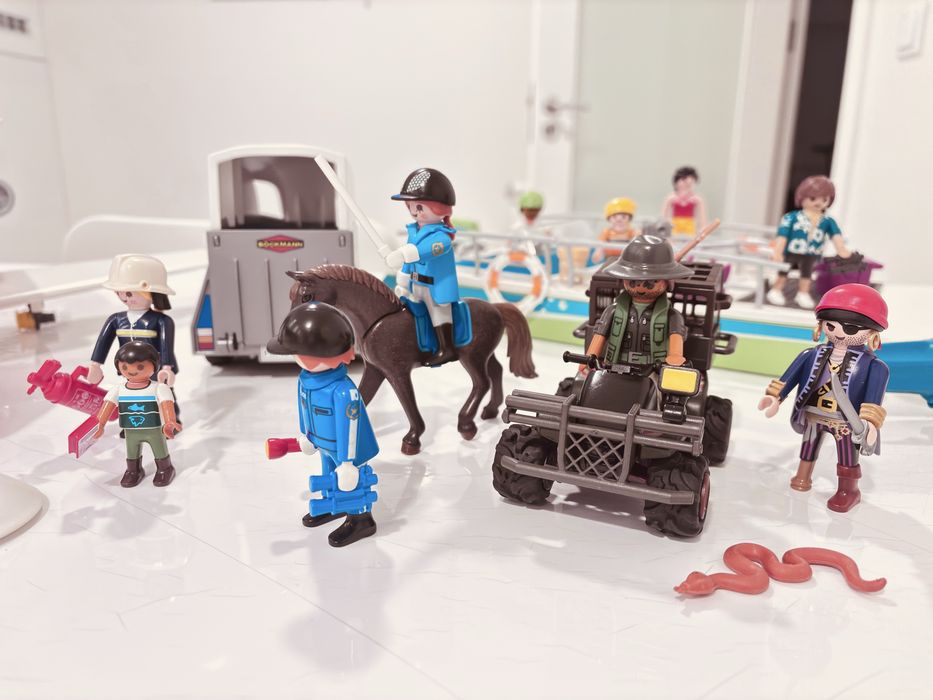 Grande Lote Playmobil Avião Barco Polícia Cavalo e Figuras