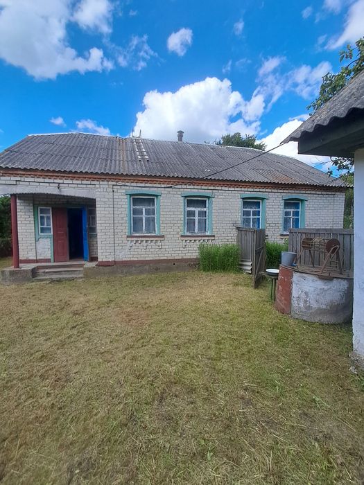 Продам добротний будинок в с.Ходачки Коростенський району