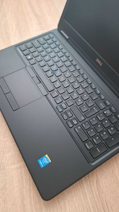 Dell Latitude E5550 i5-5200 8GB SSD 256GB  Win 11 Prof
