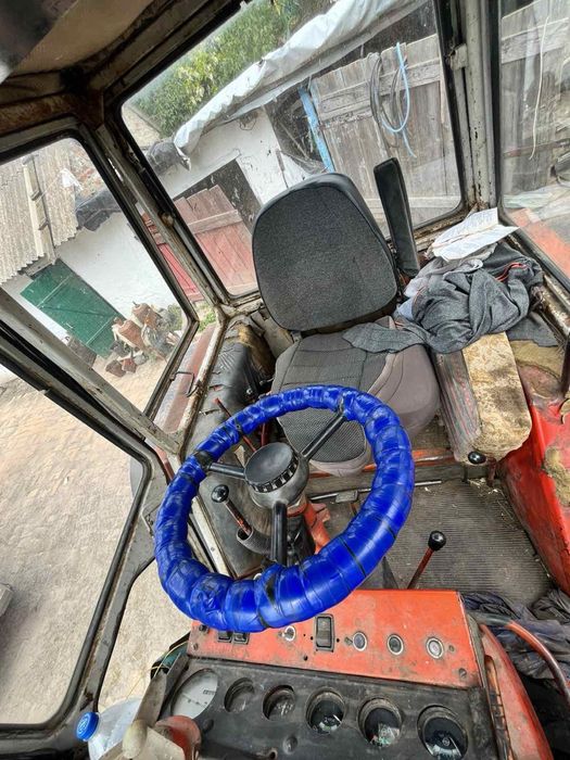 Продам ЮМЗ 8271