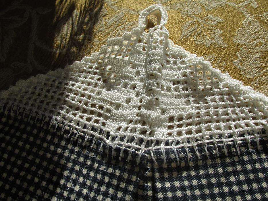 Crochet-handle bag