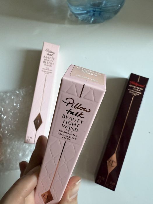 Kosmetyki Chrlotte Tillbury  - nietrafiony pesznt od mikolaja