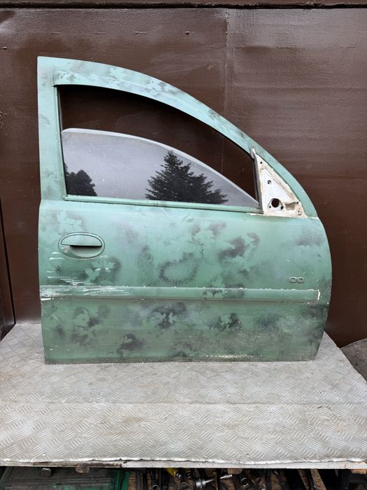 Дверь правая Опель комбо с год 2003 opel combo c