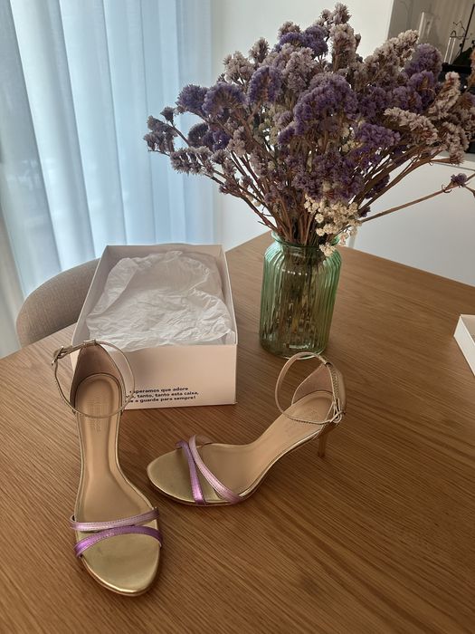 Sandálias lilás PROF