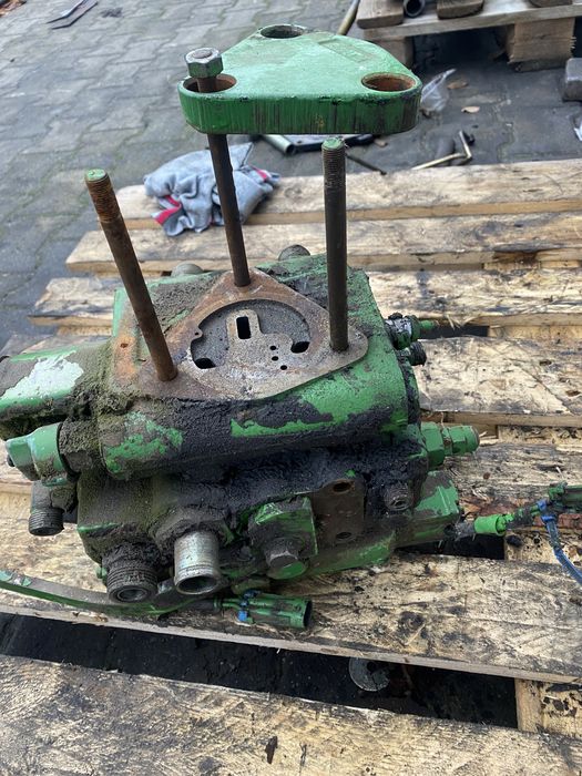 Rozdzielacz sekcja podnośnika EHR John deere 7800/760