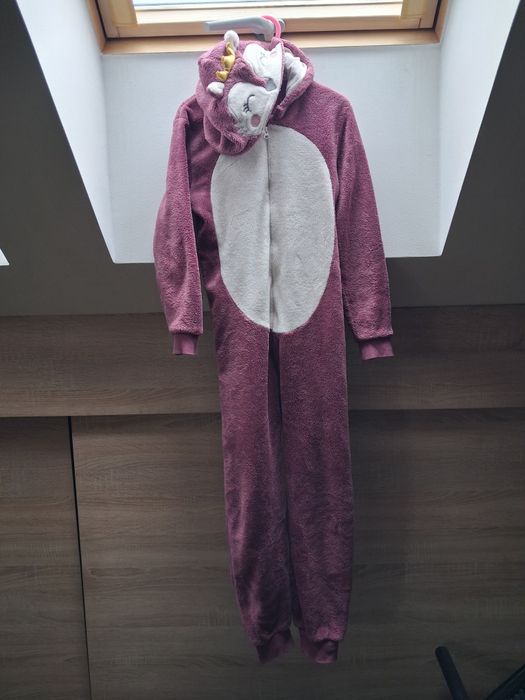 Kombinezon, piżamka, strój, onesie Smyk 140