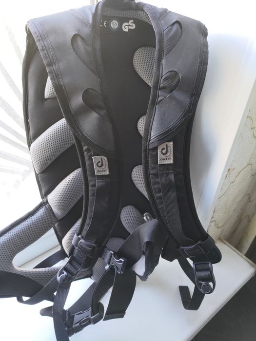 Рюкзак Deuter ATTACK зі встроеним захистом спини