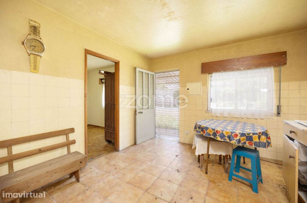 Moradia térrea T1 || Lote com 1590m2 || Santiais, Alb. Doze