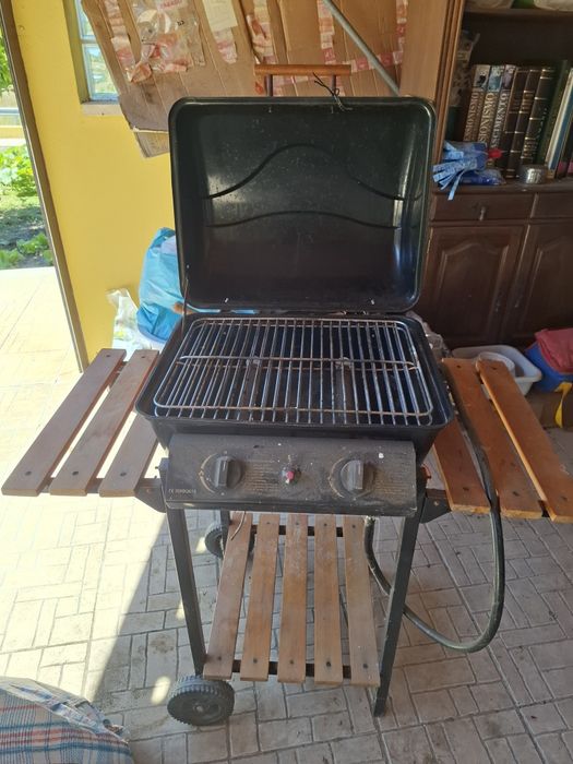Barbeque a gas com botija