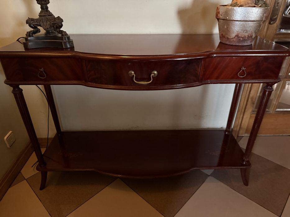 Consola com 3 gavetas