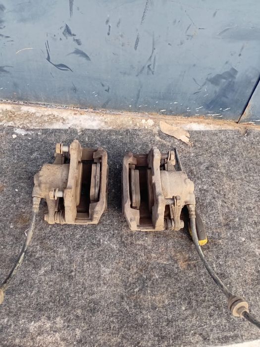 Передние суппорта Fiat Doblo 2008