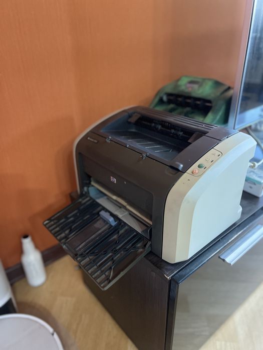 Принтер HP LaserJet 1010