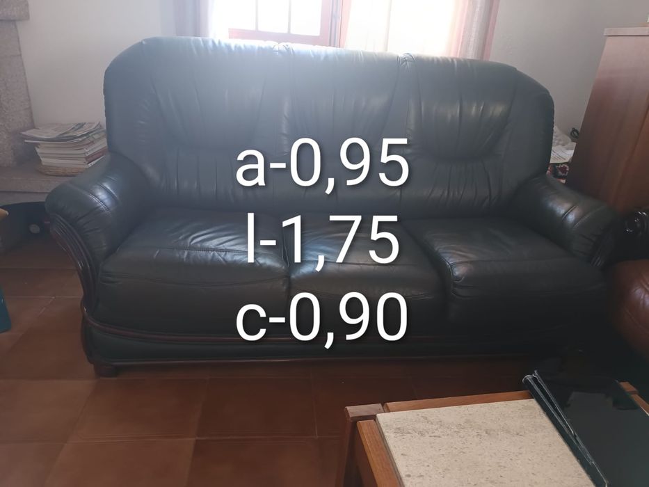 Sofá cama e 2 poltronas em pele