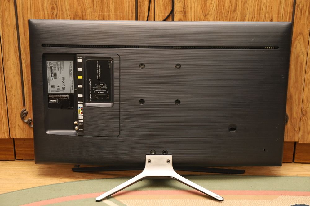 Samsung  UE32K5679SU  32 дюйма