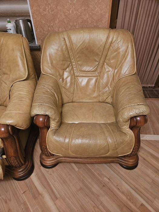 Диван шкіряний і два крісла