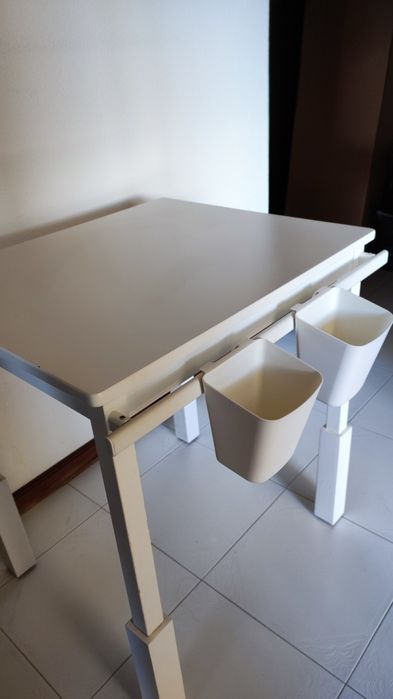 Mesa para estudo ou apoio